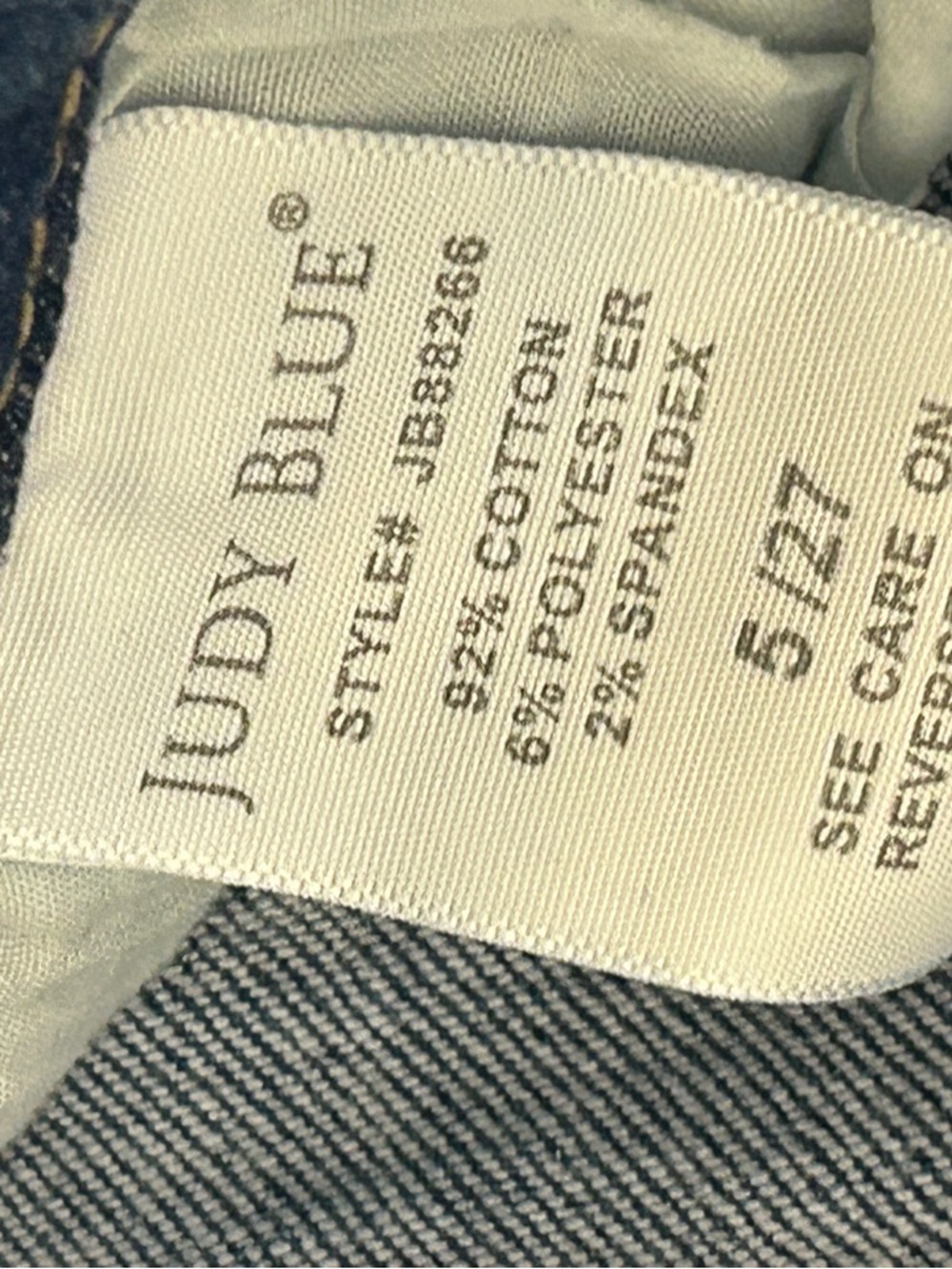 Judy Blue woman’s Light Blue Distressed High-Rise Jeggings NEW Size 27 92 cotton - Picture 3 of 10